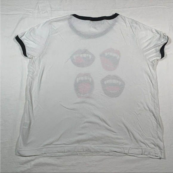 WILDFOX Ringer Tee sz Small Johnny Fang 4 Mouths Graphic Black White - Picture 4 of 10